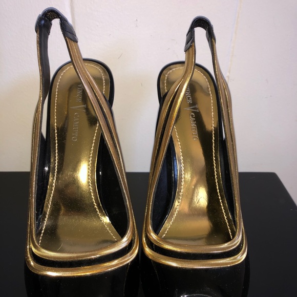 NWT Vince Camuto Black & Gold Slingbacks, Size 8.5 - Picture 3 of 6